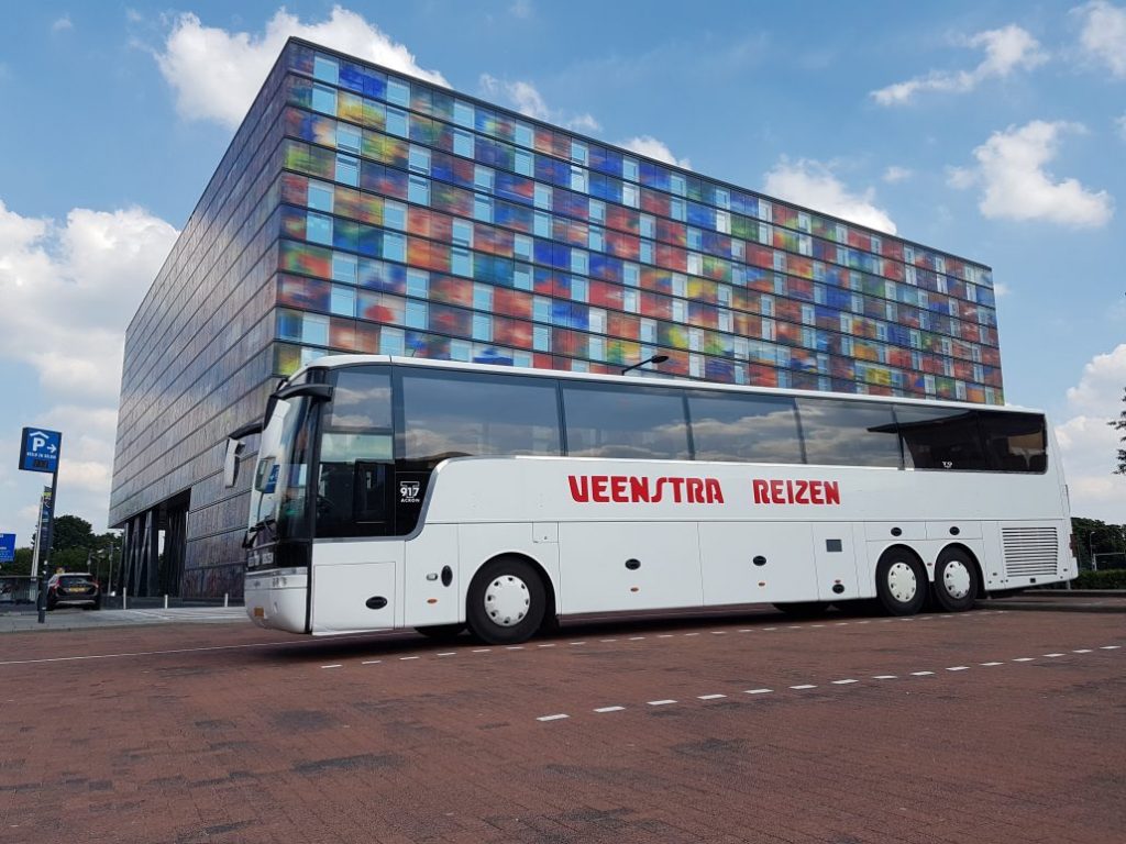 Luxe bus huren in Assen met een groep